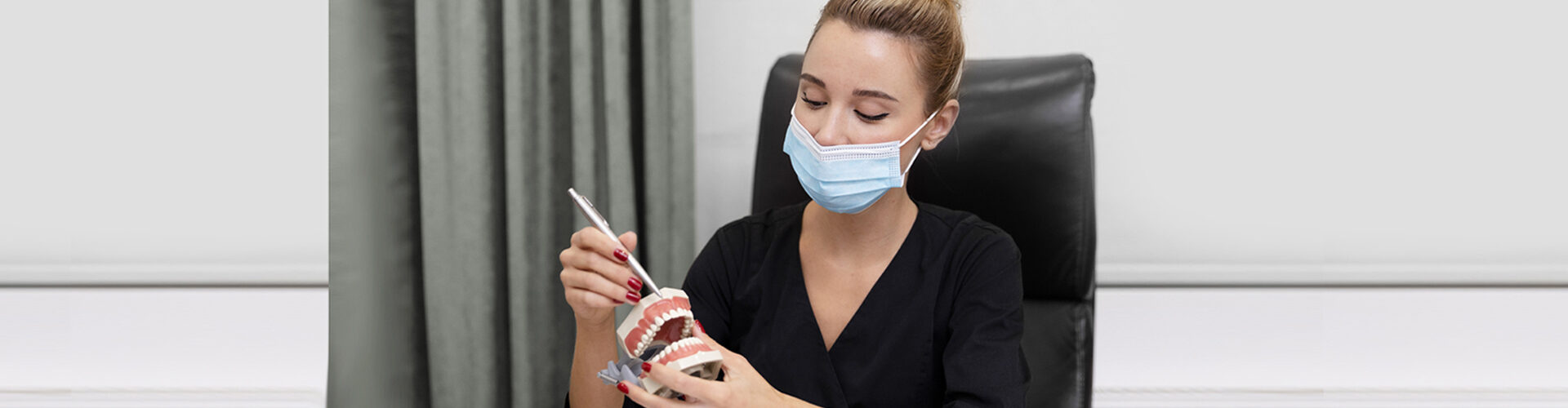 Choosing Dentures: A Practical and Effective Tooth Replacement